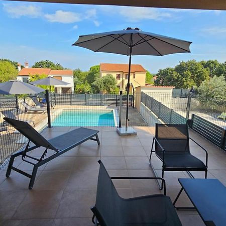 Apartment Bluemare With Shared Pool Ližnjan Exterior foto